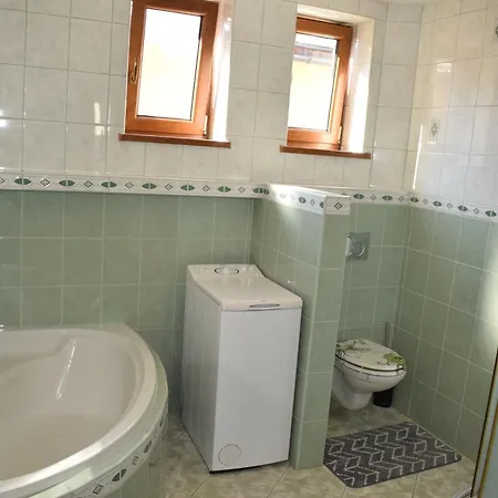 Domcek Pod Kalvariou بيت للعطل